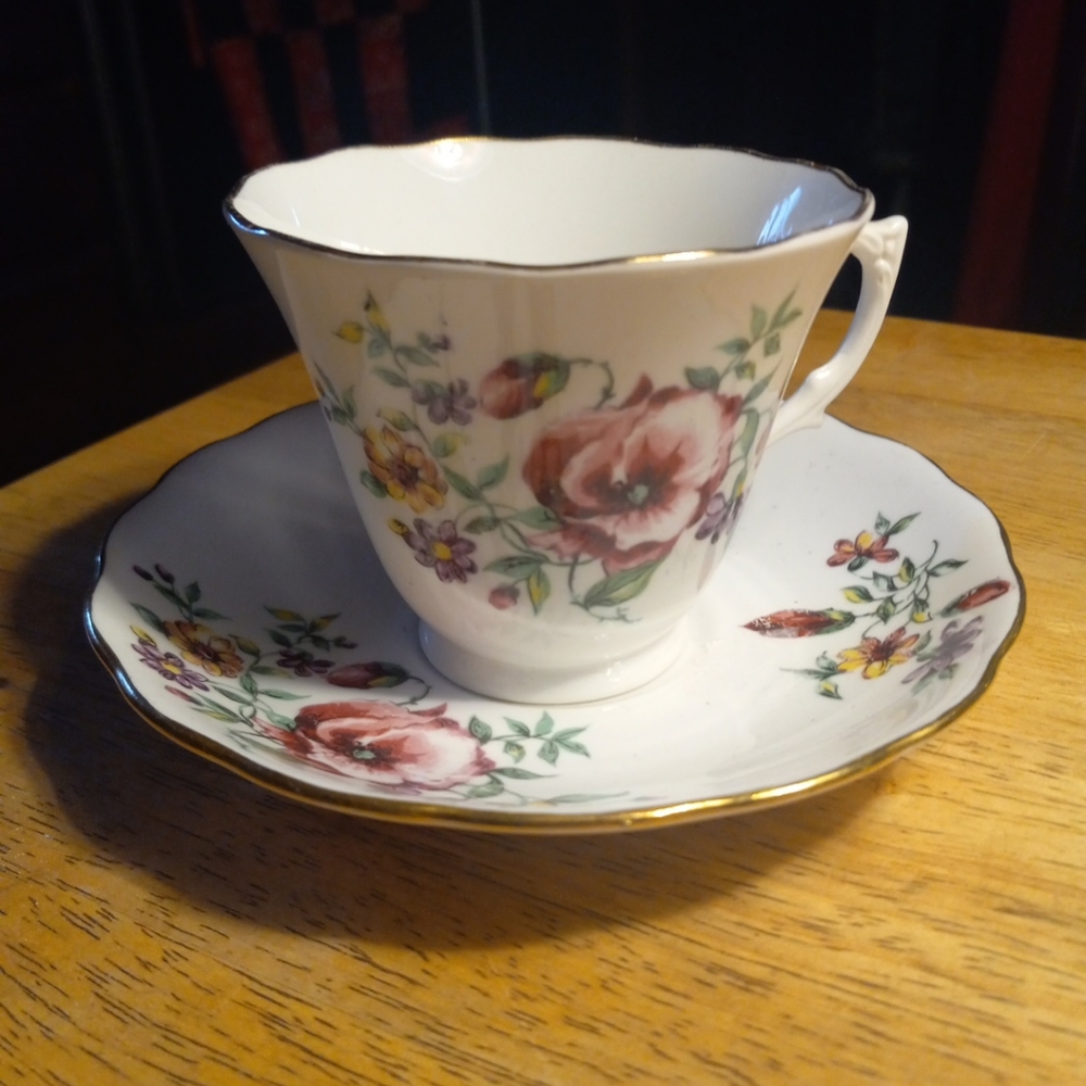 BONE CHINA TEA CUP N SAUCER - Picture 4 of 11